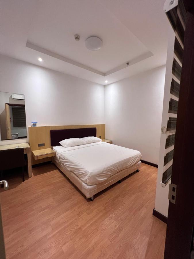 Nick's @boulevard Mall @ Imperial Apartment *