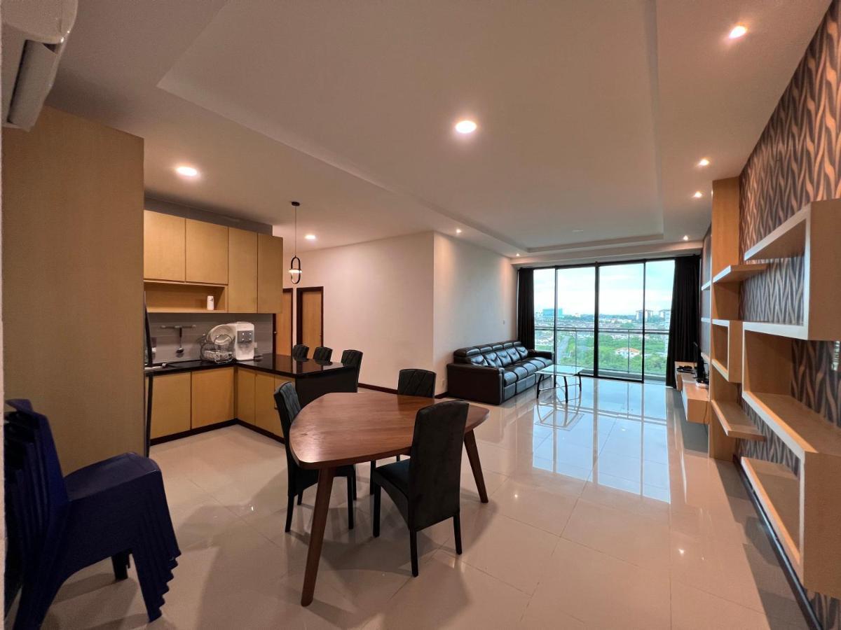 Nick's @boulevard Mall @ Imperial Apartment Kuching
