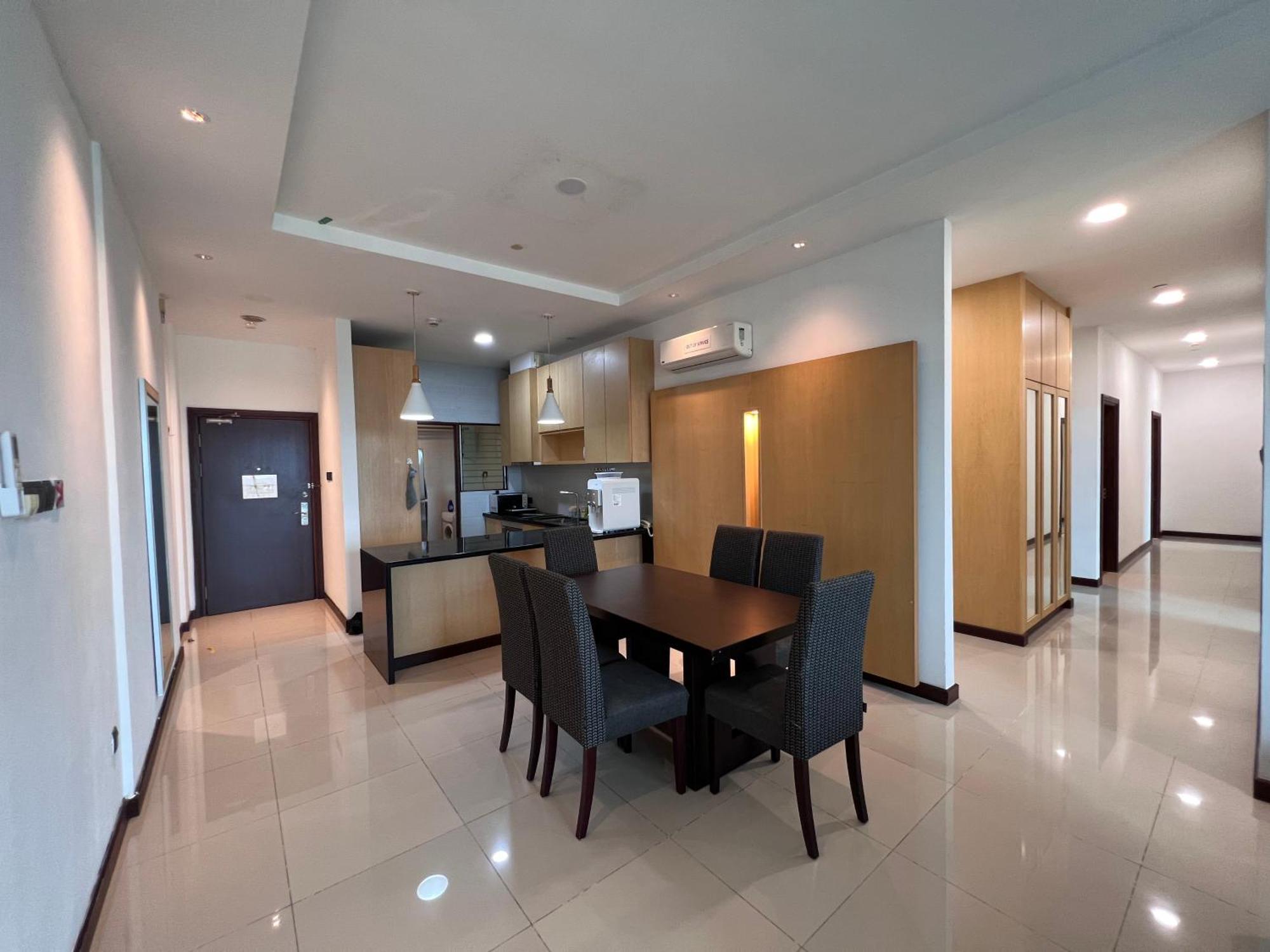 Nick's @boulevard Mall @ Imperial Apartment